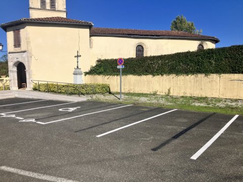 Marquage au sol parking cimetière 