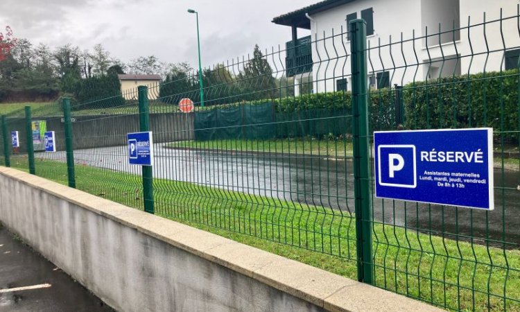 signalétique parking places réservées